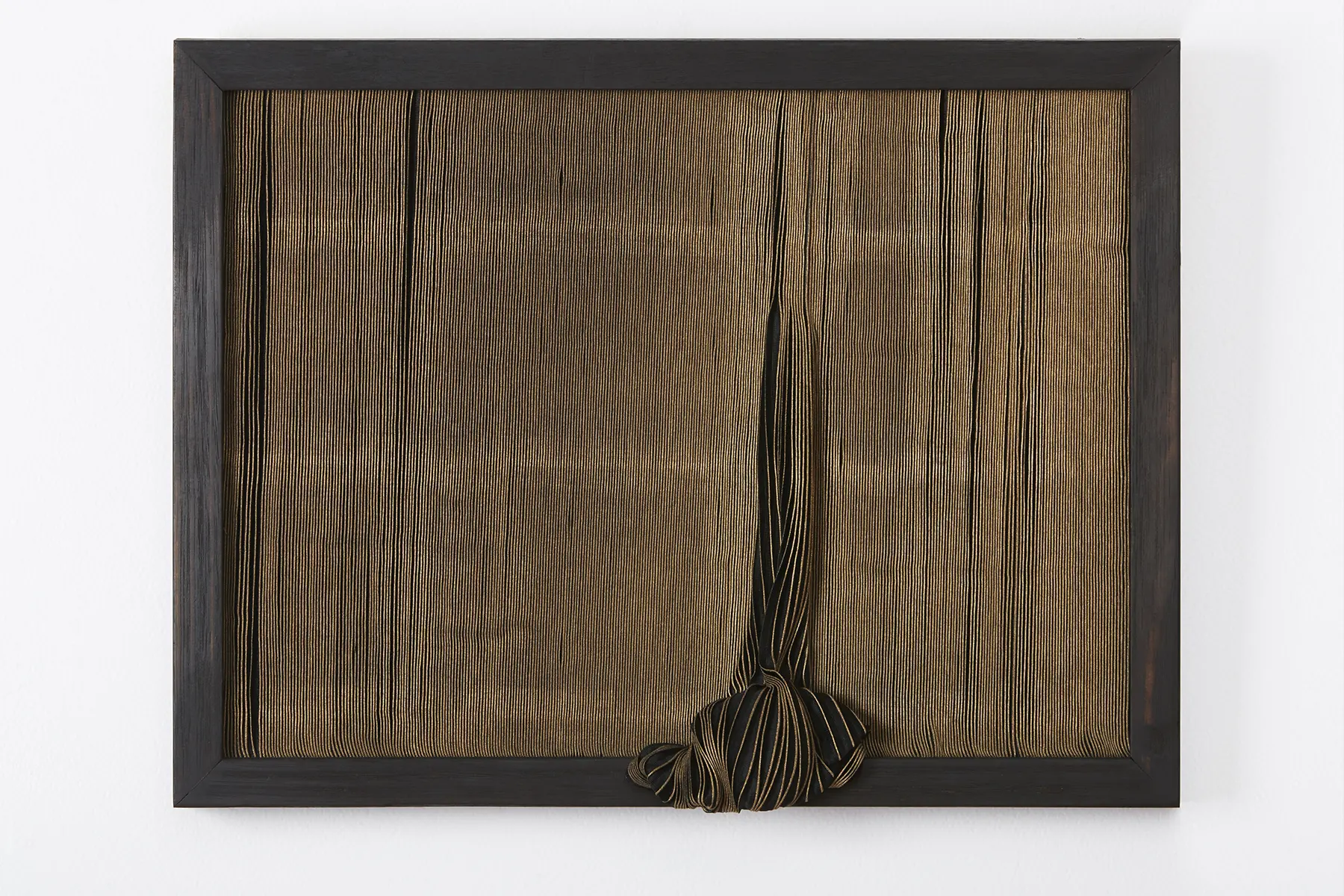 Stevie-Fieldsend_mira-mira-solo-@Artereal-Gallery-2016.-Image-Zan-Wimberley.9